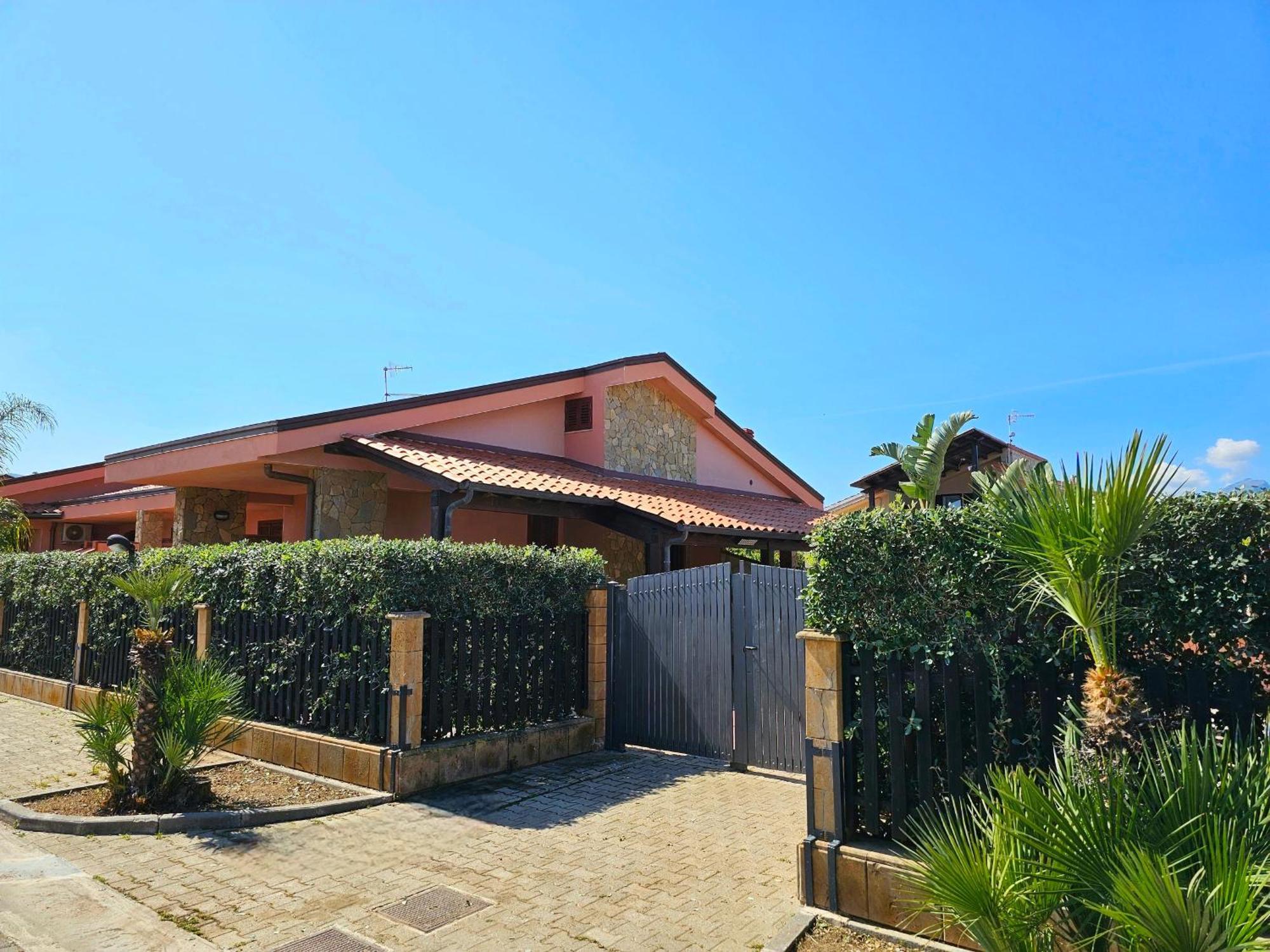 קמפופליצ'ה די רוצ'לה Costa Mediterranea Holiday Homes מראה חיצוני תמונה